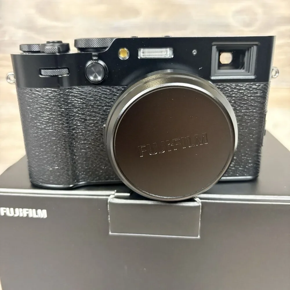FUJIFILM X100VI 40.2MP Mirrorless Digital Camera - Black *BRAND NEW*